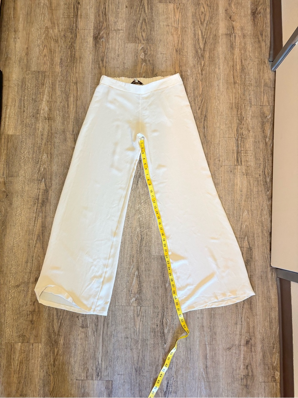 NWT Wide Leg Cream Pants (0046) - Picture 3 of 5